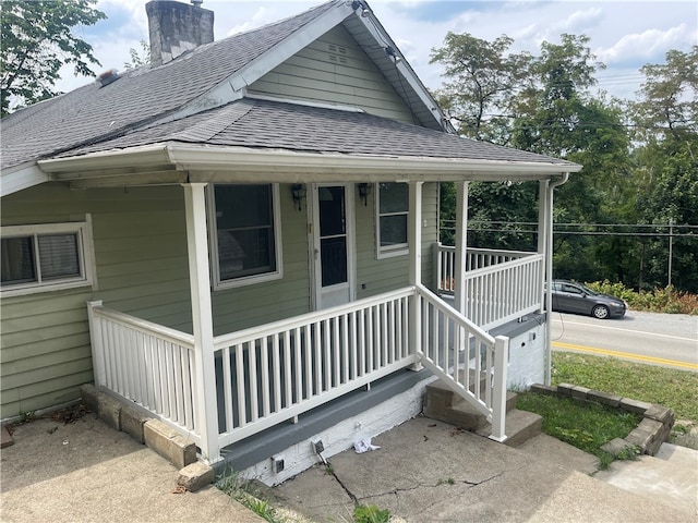 view of front facade with a porch