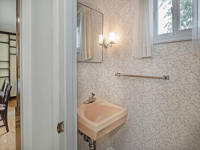 bathroom featuring sink