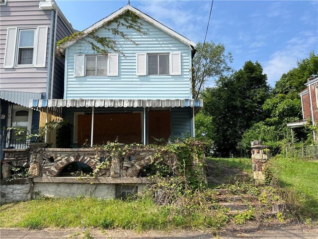 view of front of property