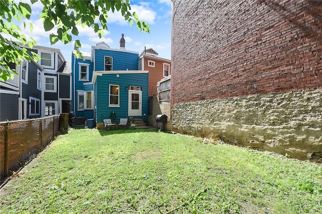 view of yard featuring a water view