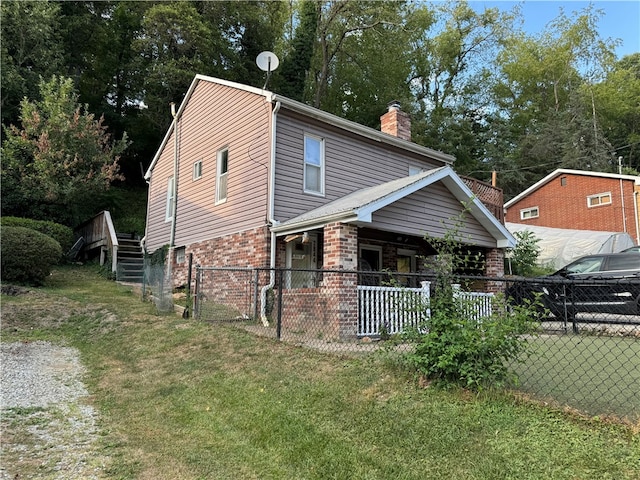 view of front of house with a front yard