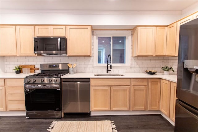 5512 Avondale Pl, Highland Park, PA 15206 - photo 10