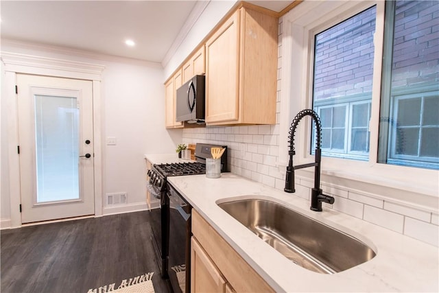 5512 Avondale Pl, Highland Park, PA 15206 - photo 12