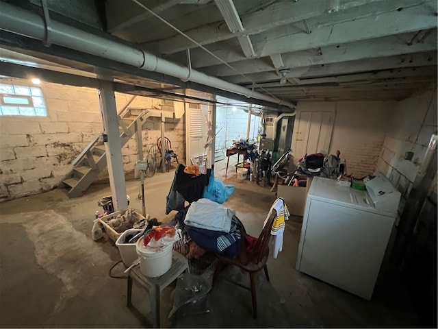 basement featuring washer / dryer