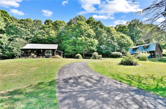 view of front of property with a front lawn