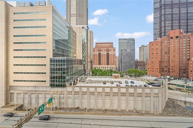 112 Washington Pl Unit 7E, Downtown Pgh, PA 15219 - view of city skyline