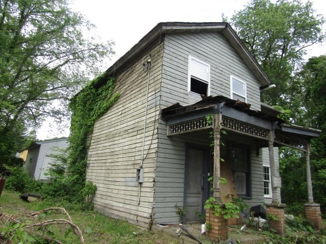 view of side of home