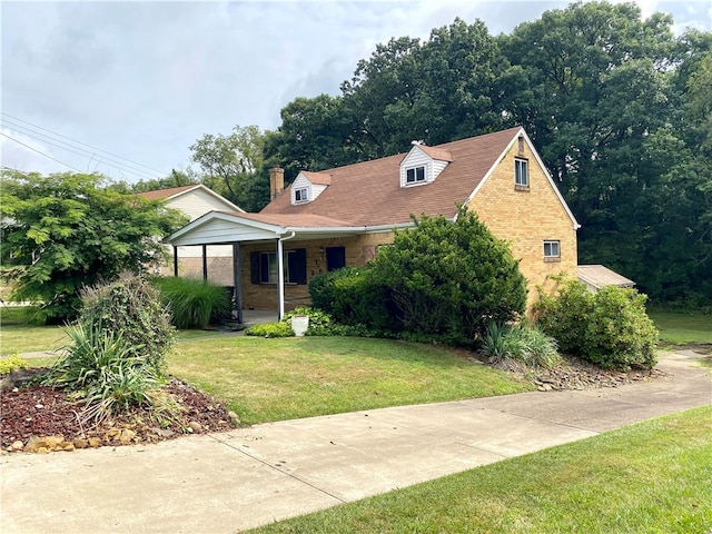 view of front of house with a front lawn