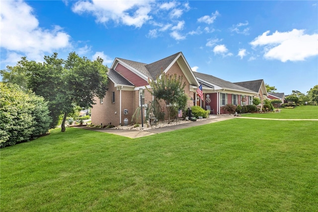 view of front of house with a front yard