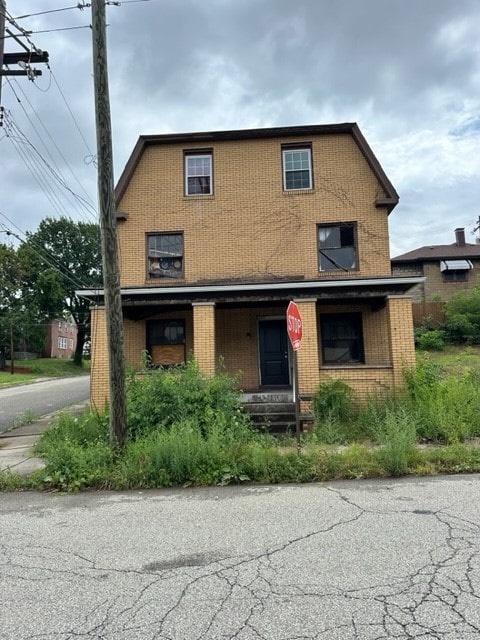 view of front of house