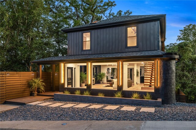 view of front of property featuring a patio