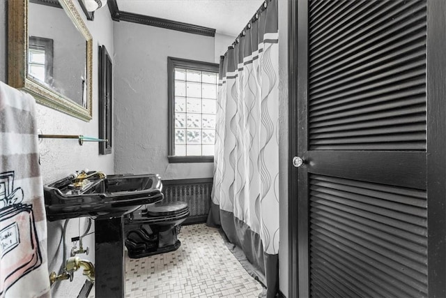 full bathroom featuring toilet, shower / bathtub combination with curtain, a textured ceiling, and a textured wall