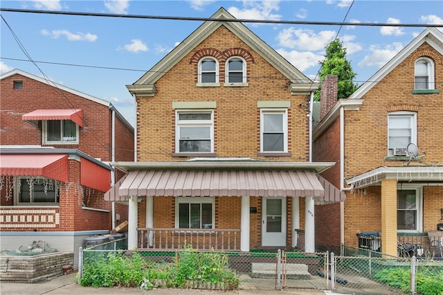 front facade featuring a porch