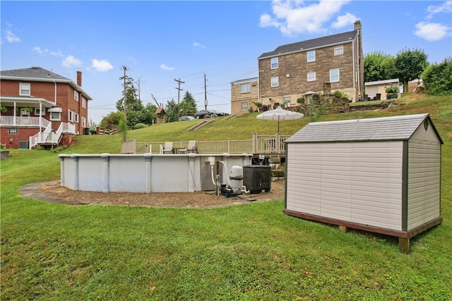 view of yard featuring a storage shed