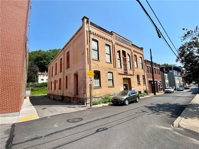 812 Concord St, East Allegheny, PA 15212 - view of building exterior featuring a residential view