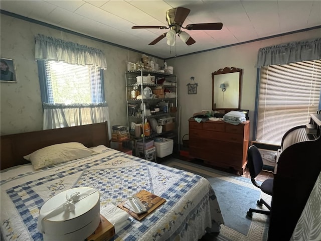 bedroom with ceiling fan