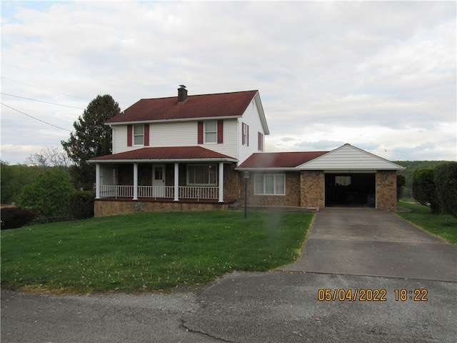 view of front facade featuring a front yard