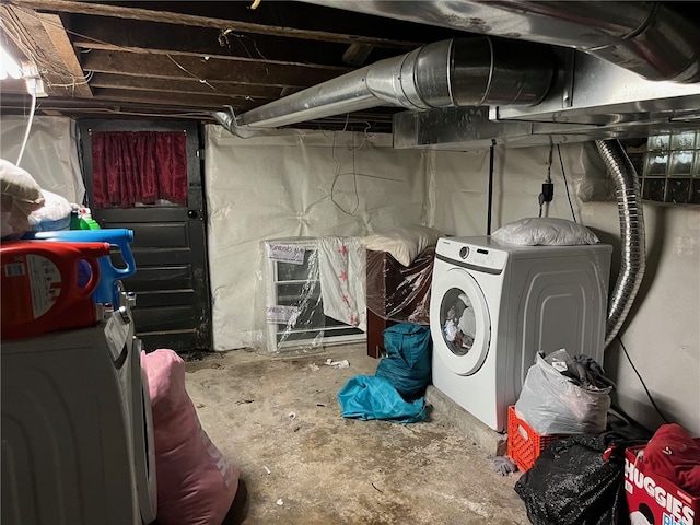 basement featuring washer / clothes dryer