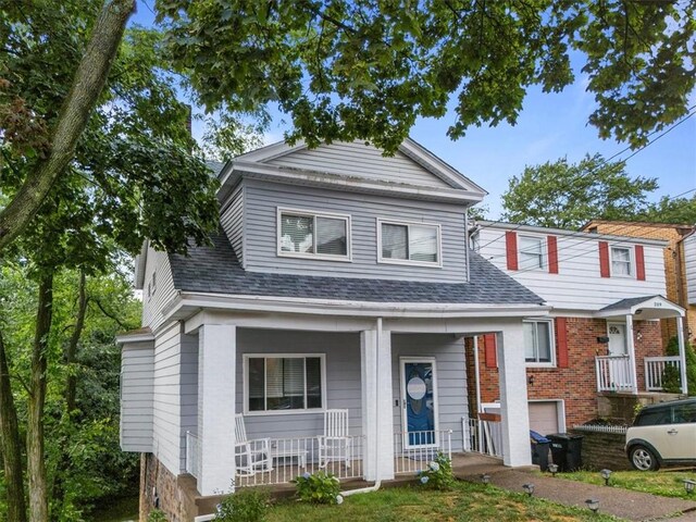 view of front of house with covered porch