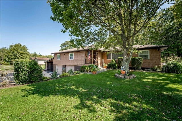 view of front of home with a front lawn