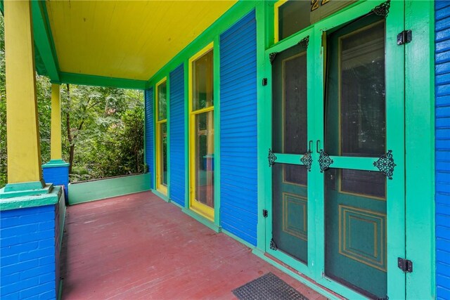 property entrance with a porch