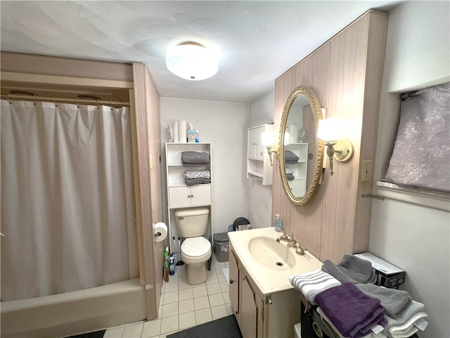 full bathroom featuring tile patterned flooring, vanity, shower / bathtub combination with curtain, and toilet