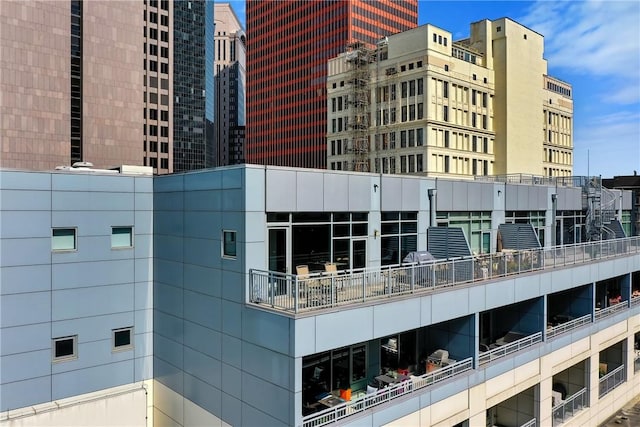 301 5th Ave Unit 719, Downtown Pgh, PA 15222 - view of apartment building / complex with a city view