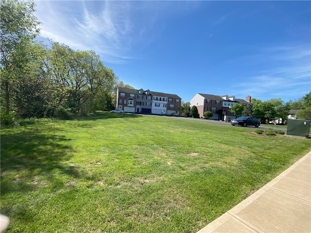 32 Bracken Pl, Plum Boro, PA 15239 - view of green lawn
