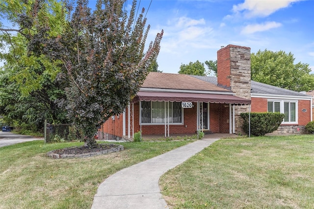 view of front of house featuring a front yard