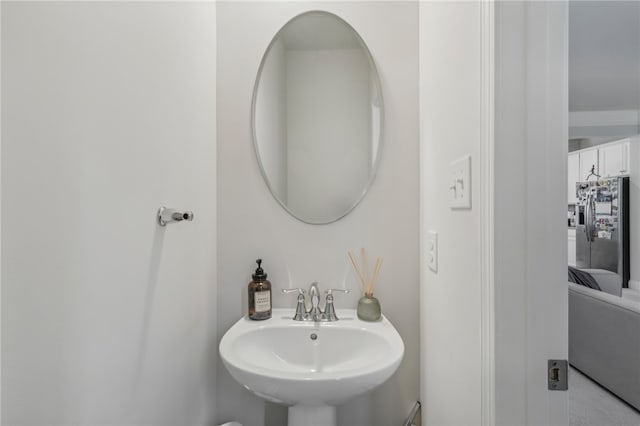 bathroom featuring sink