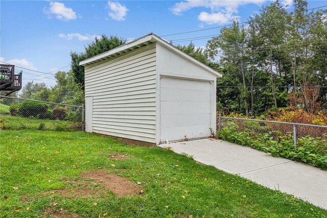 301 Lewis Ave, Jeannette, PA 15644 - photo 24