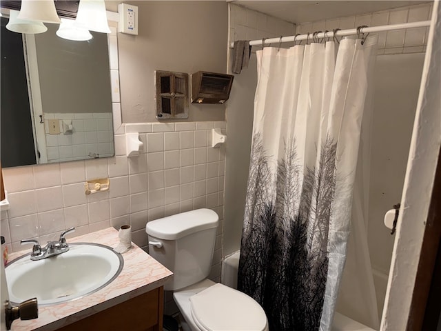 full bathroom with decorative backsplash, toilet, vanity, shower / bath combo, and tile walls