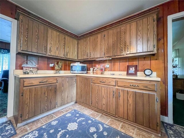 kitchen featuring light tile patterned floors