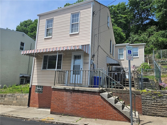 view of front of home