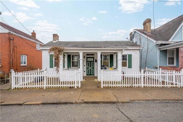 view of front of house featuring covered porch