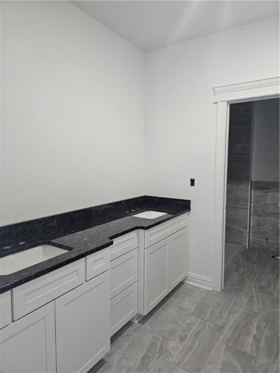 802 S 10th St, Youngwood, PA 15697