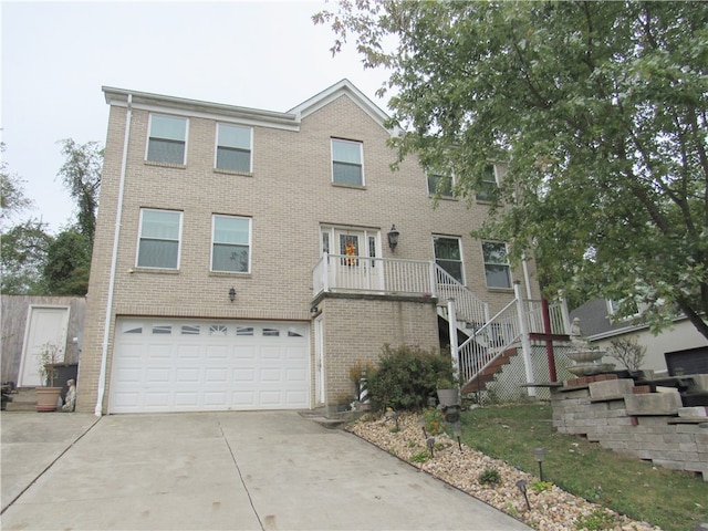 view of front facade featuring a garage