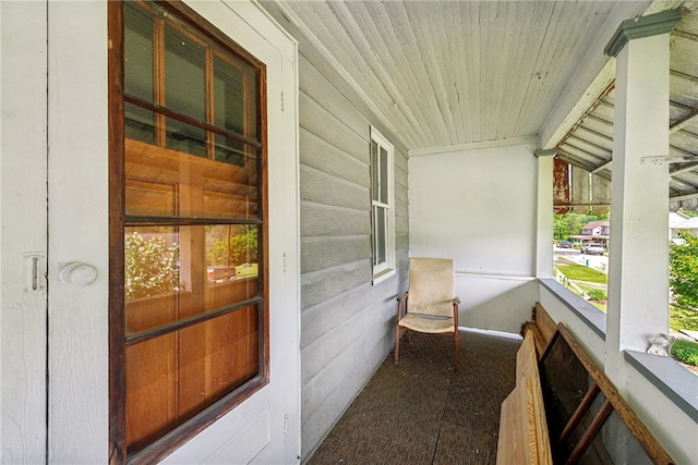 balcony featuring covered porch