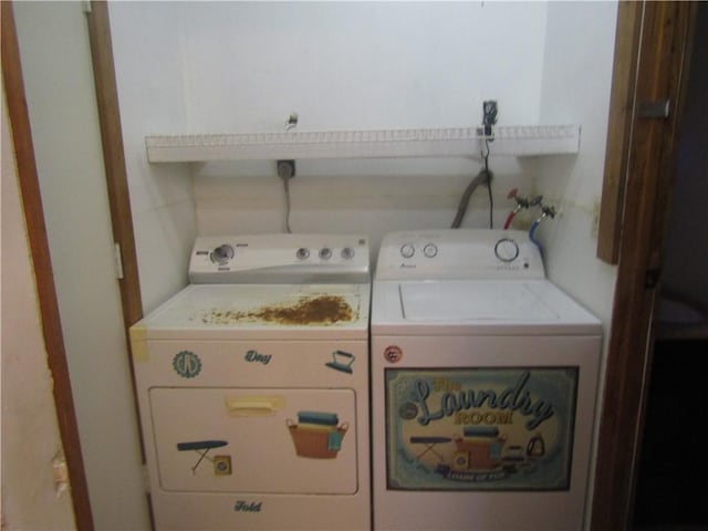 113 E Church Ave, Masontown, PA 15425 - laundry room featuring washing machine and clothes dryer and laundry area