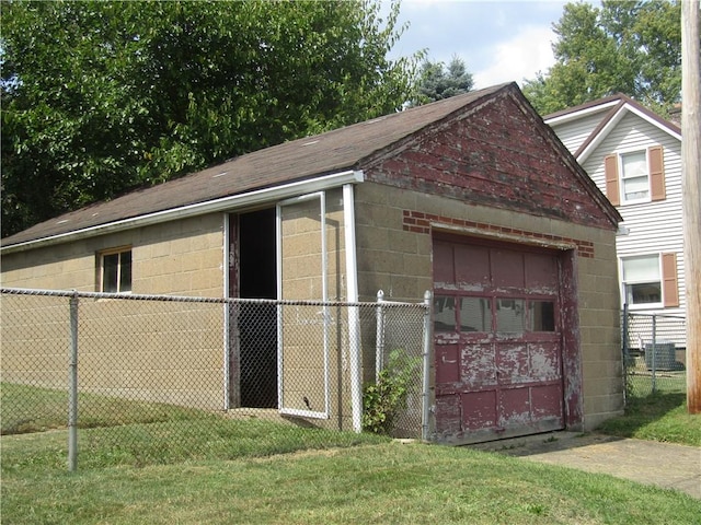 113 E Church Ave, Masontown, PA 15425 - view of outdoor structure featuring fence and an outdoor structure