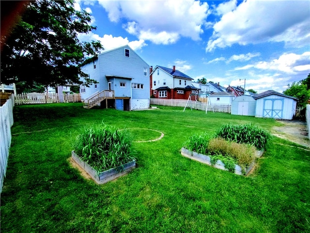 view of yard with a shed