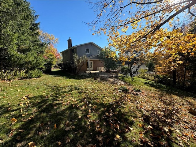 view of yard with a patio