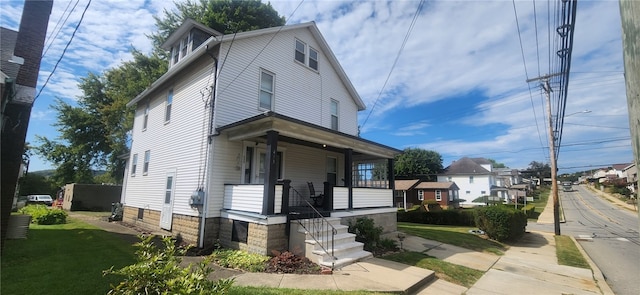 view of front of home featuring a porch