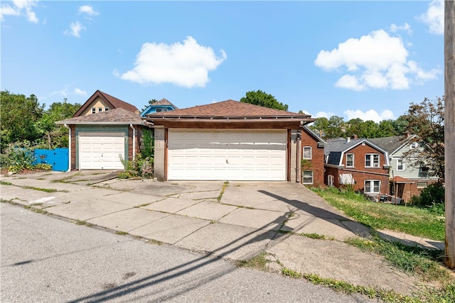 view of front of house featuring a garage