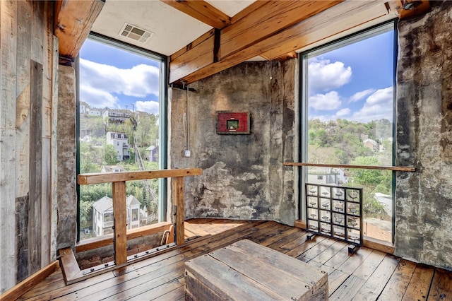 view of unfurnished sunroom