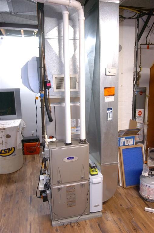 905 Morton Ave, Port Vue, PA 15133 - utility room featuring water heater
