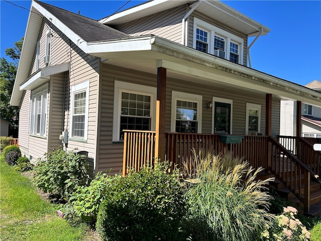 view of front facade featuring a porch