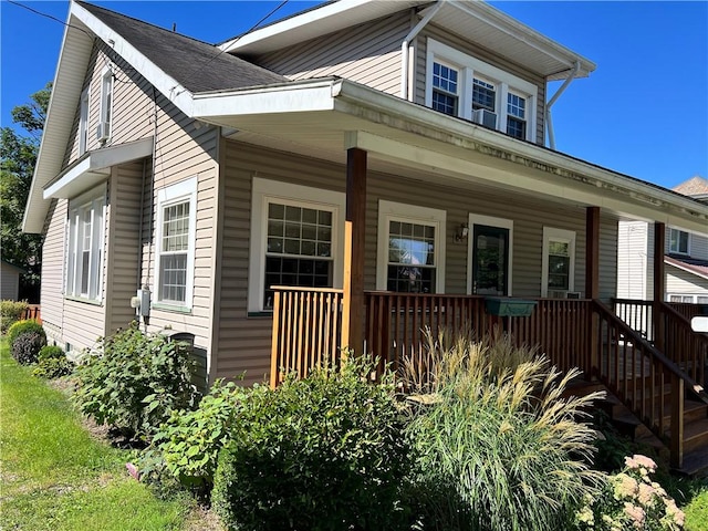 view of front of house featuring covered porch