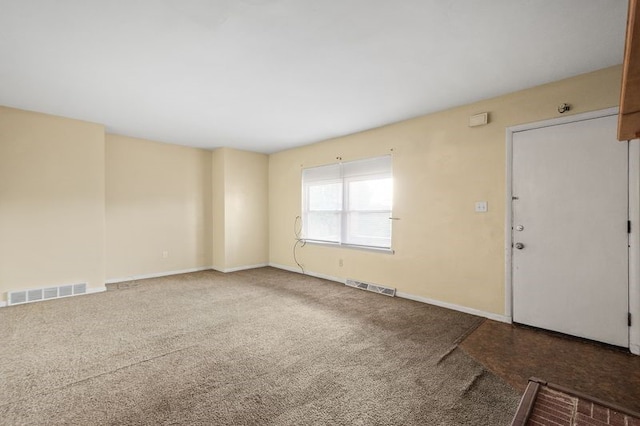 unfurnished room with carpet