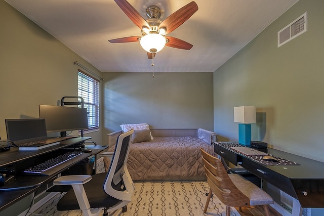 bedroom featuring ceiling fan